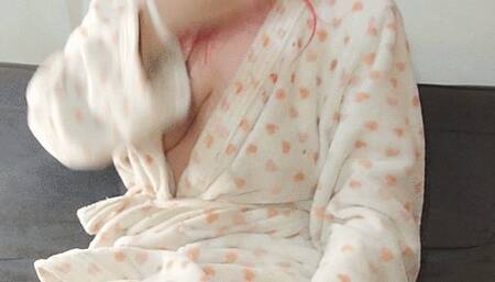 Chainsmoking 2 marlboro red in my first cig of the day - raspy voice, some coughs - feet