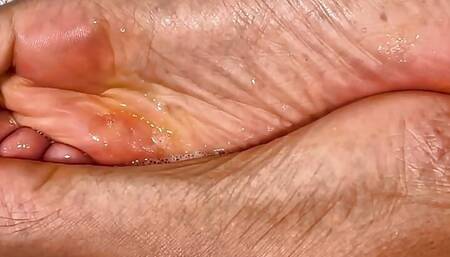 MILF Spits on Her Feet for You to Worship