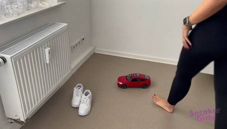 Sneaker-Girl Mia Moon - RC Toy Car Crush