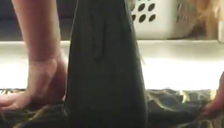 Her Inflatable Butt Plug Gave Her a Trembling Orgasm