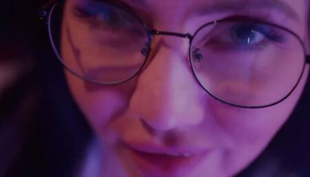 Naughty Woman Gives Blowjob Her Paramour's.
