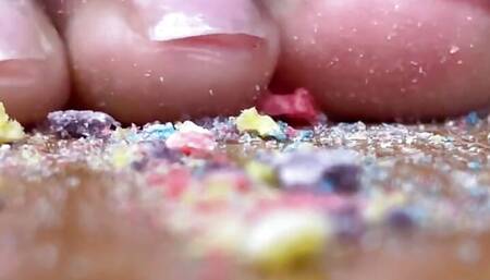 Ebony Giantess Crushes Fruit Loops with Her Bare Feet