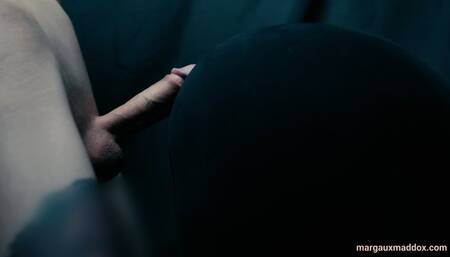 Margaux's Morning Voyeur: A CFNM Assjob in Yoga Pants [WMV]