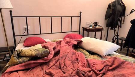 The hot maid's buttcrack