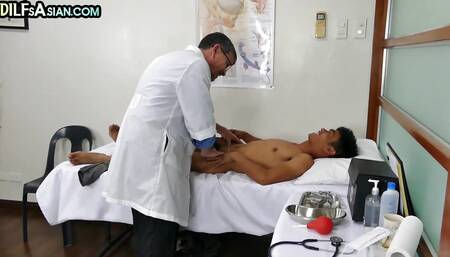 Asian amateur twink fucked by doctor in medical fetish anal