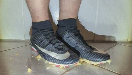 Nike Mercurial crush Cake