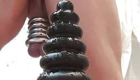 Giant ANAL Destroyer (100) doing its job
