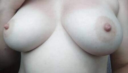 Playing with my boobs - Come and fuck me! Big beautiful natural tits
