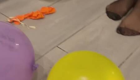 Balloon Stomping Pop