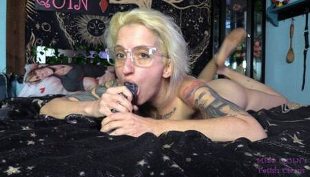 Quin Glasses Dildo Suck wmv