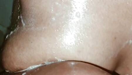 I m going to take a bath please come