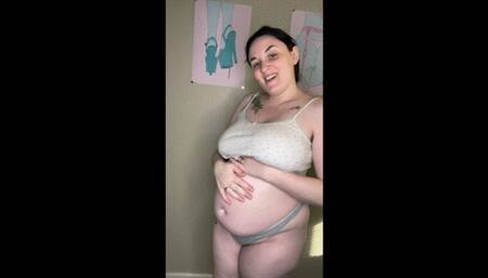 Play With My Preggo Belly
