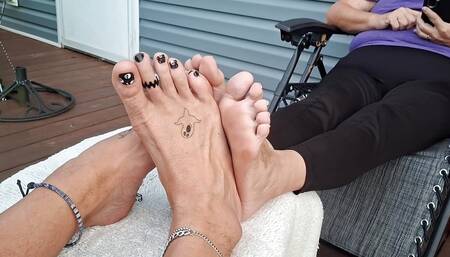 Sexy feet on feet