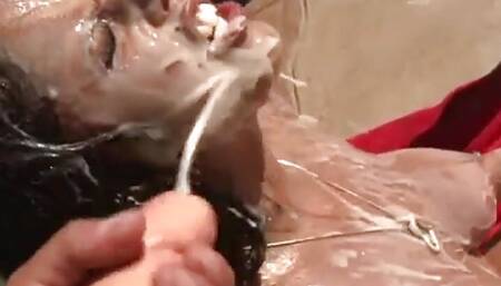 Bukkake ho Diamond Kitty sucking dick