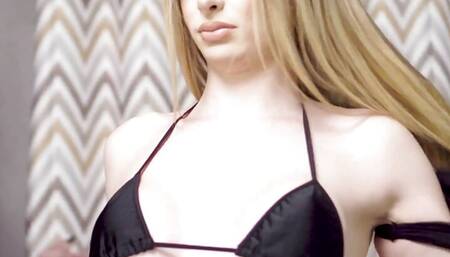 Trans babe Ivory Mayhem strips for nude massage and handjob