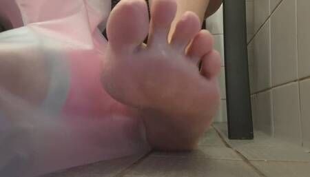 Shower with leg cast