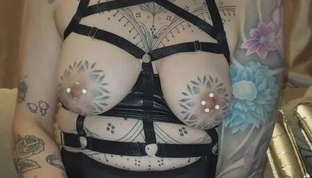 Goth bimbo orgasm, cum face, moan