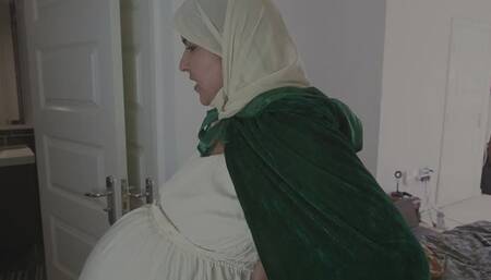 HEAVILY PREGNANT HIJABI SEDUCES PLUMBER