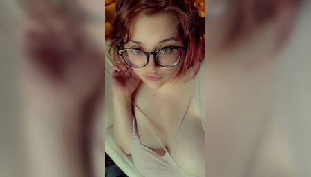 Stretching My Pussy Until I Squirt