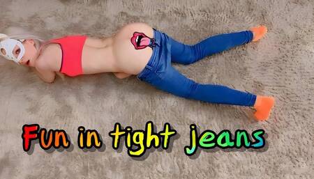 JEANS FETISH: Mia Mimi fun in tight jeans
