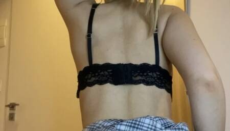 *HORNY 19 YEAR OLD* fills up her pussy using huge cumming dildo