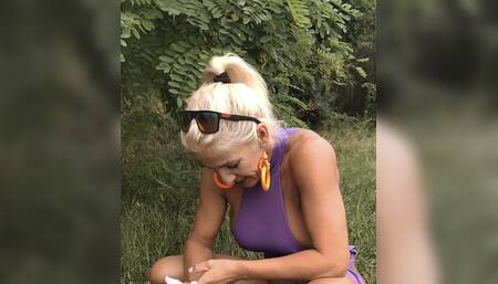 Close up public peeing for you