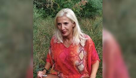 Close up outdoor gonden shower