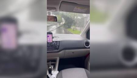 SQUIRTING IN UBER ????????????????????
