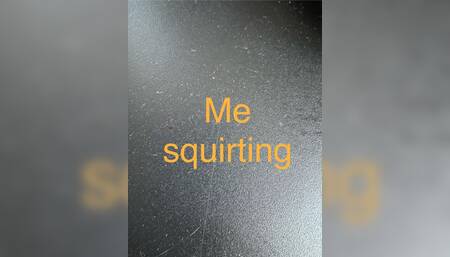 I'm so wet, i can't stop squirting