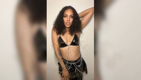 Myss Klassie Come Suck My Huge Dick