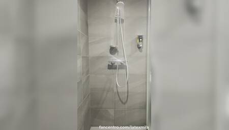 Douchen in latex!