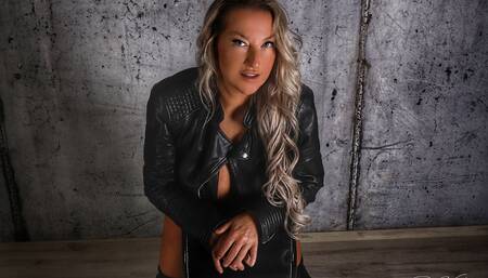 New video ???? Als je van DIRTY TALK houdt is deze video wat voor jou.