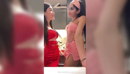 الوضع نار بخصوص اللعبة اللي عم نلعبها ، مشترك كتبلنا طلبات ونفذناها ع بعض والجو ناار انا وسوما الشيميل بلا حدود