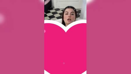 Hot Girl Masturbates at the Bath ????????