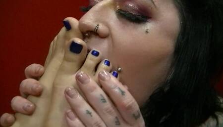 Tongue Worshipping Mistress Jade's Feet