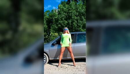 Pussy flashing on the road