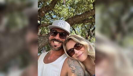 We watch either other masturbate and Cum! ????????