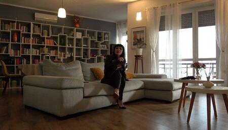 MISTRESS LILY DUPONT : GOLDY'S DOORMAT