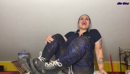 CLEAN MY COMBAT BOOTS