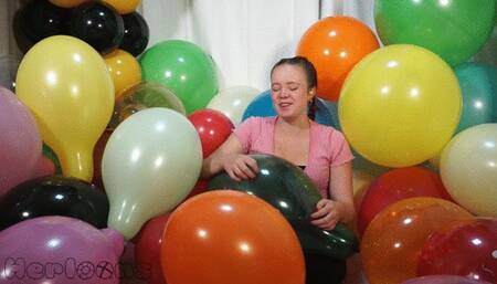 Aimee - Casual masspopping in a sea of balloons