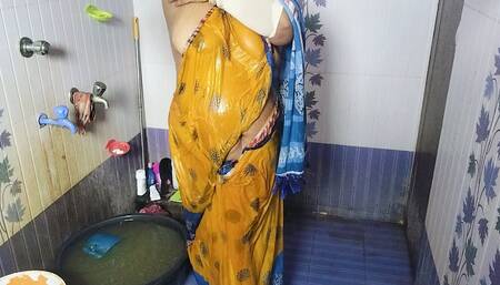 Desi Anuty Ki Sexy Shower Time