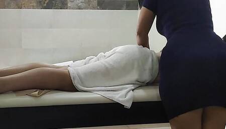 massage gets hot with a big ass latina brunette