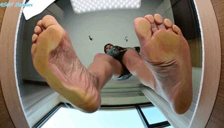 Miss Jasmine GIANTESS POV, barefoot SQUASH! - MOV