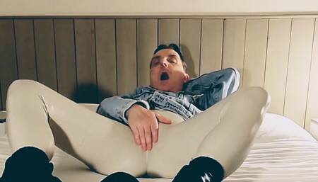 Show off and masturbation in white vinyl leggings