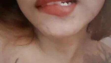 Hot Asian girl show her body