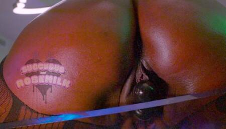 CLOSE UP!! Bouncing On YOUR Tongue