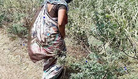 Komal was weeping in the sugarcane field, the owner secretly came and caught and fucked the house.