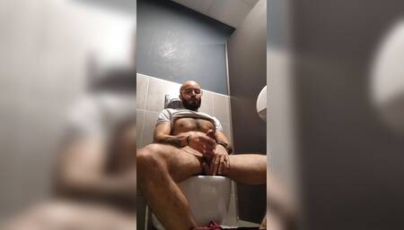 Masturbation at the gym, can anyone help me?