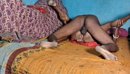 Desi Bhabhi was taken to the room in her petticoat and fucked, best Indian style sex, Dabhi's pussy was fucked and water