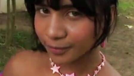 Tobie Teen pussy fingering outdoor